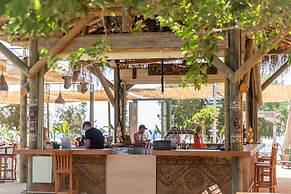 Kefi Beach and Suites