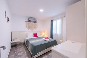 Kefi Beach and Suites