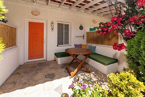 Kefi Beach and Suites