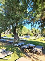 Kefi Beach and Suites