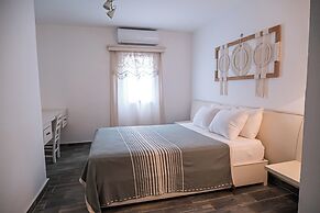 Kefi Beach and Suites