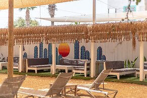 Kefi Beach and Suites