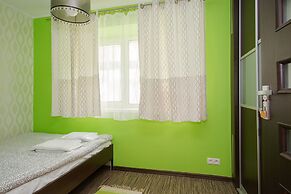 ShortStayPoland Solidarnosci B8