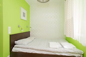 ShortStayPoland Solidarnosci B8