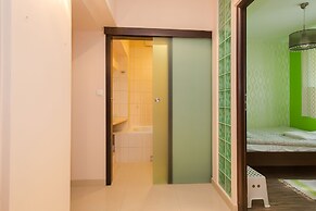 ShortStayPoland Solidarnosci B8