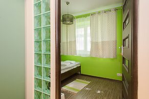 ShortStayPoland Solidarnosci B8