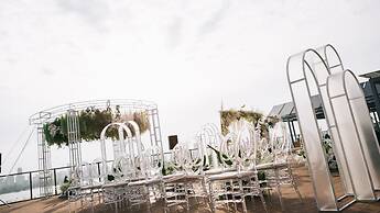 Holiday Inn Nanjing Xuanwu Lake by IHG