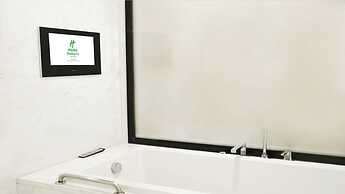 Holiday Inn Nanjing Xuanwu Lake by IHG