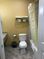 Deluxe Inn & Suites Baytown