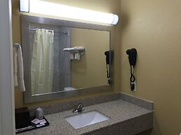 Deluxe Inn & Suites Baytown