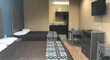 Deluxe Inn & Suites Baytown