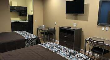 Deluxe Inn & Suites Baytown