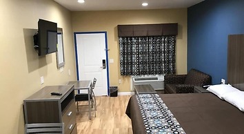 Deluxe Inn & Suites Baytown