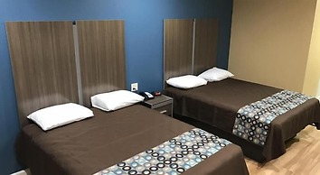 Deluxe Inn & Suites Baytown