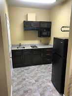 Deluxe Inn & Suites Baytown