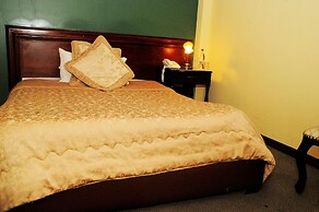 Colony Inn Hotel