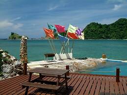 Gem Island Resort & Spa