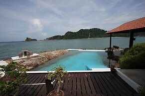 Gem Island Resort & Spa