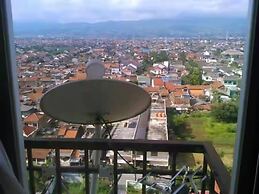 Apartemen The Suites Metro Yudis