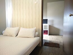 Apartemen The Suites Metro Yudis