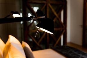 FLORA Chiado Apartments