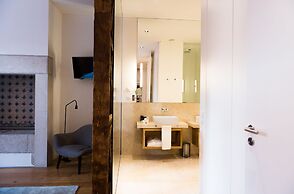 FLORA Chiado Apartments