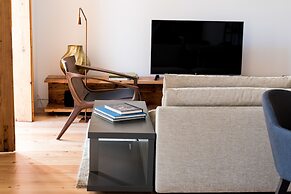 FLORA Chiado Apartments