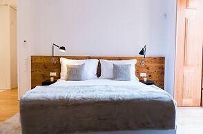 FLORA Chiado Apartments