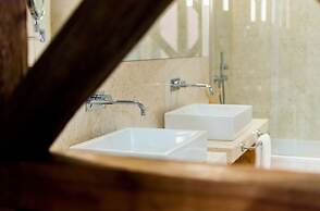 FLORA Chiado Apartments