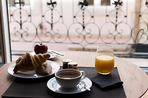 FLORA Chiado Apartments