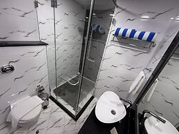 Golden Tulip Headington Ruwi