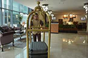 Golden Tulip Headington Ruwi