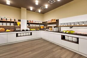 Super 8 by Wyndham Freiburg