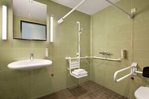 Super 8 by Wyndham Freiburg