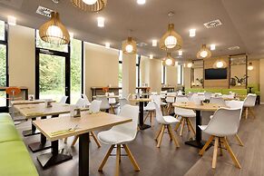 Super 8 by Wyndham Freiburg