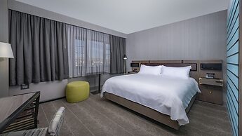 Renaissance Reno Downtown Hotel & Spa