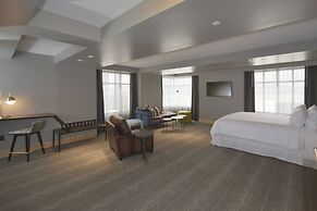 Renaissance Reno Downtown Hotel & Spa