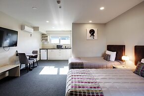 Ellerslie Palms Motel