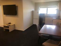 Ellerslie Palms Motel