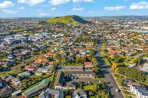 Ellerslie Palms Motel