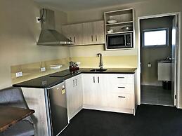 Ellerslie Palms Motel