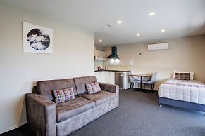 Ellerslie Palms Motel