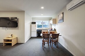 Ellerslie Palms Motel