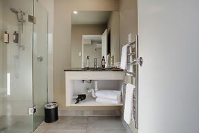 Ellerslie Palms Motel