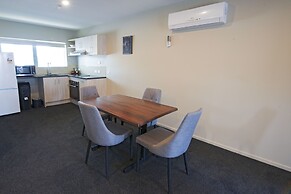 Ellerslie Palms Motel