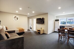 Ellerslie Palms Motel