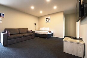 Ellerslie Palms Motel