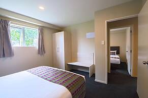 Ellerslie Palms Motel