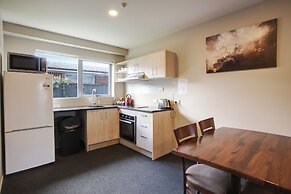 Ellerslie Palms Motel