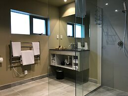 Ellerslie Palms Motel